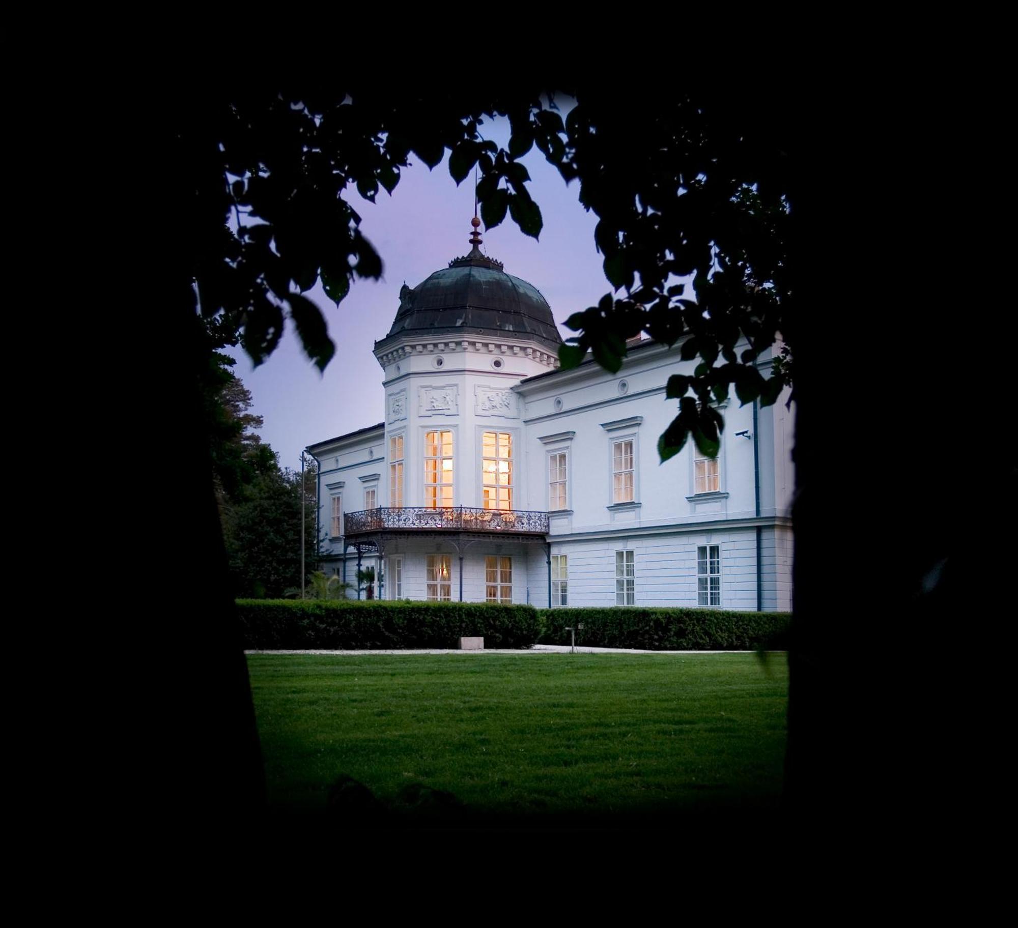 Park Hotel Tartuf Beladice Exteriör bild