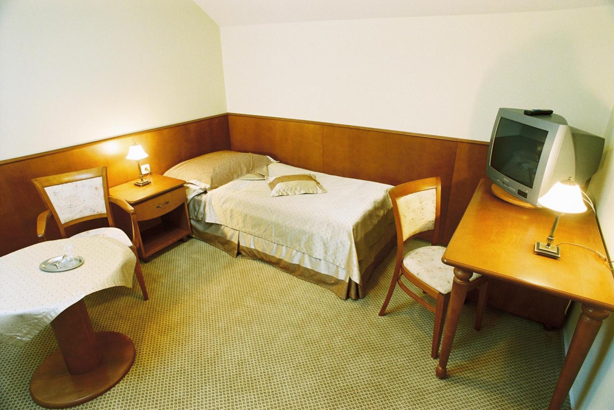 Park Hotel Tartuf Beladice Exteriör bild