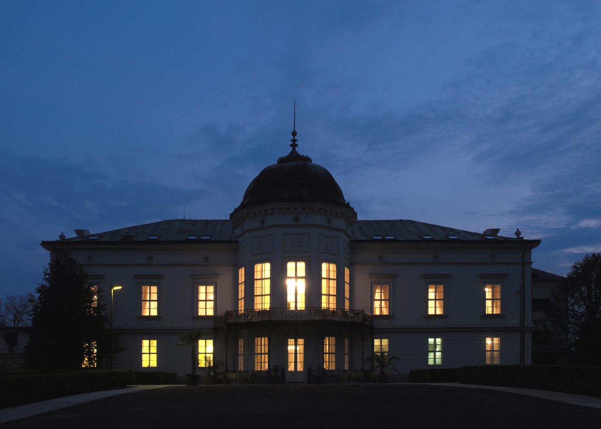 Park Hotel Tartuf Beladice Exteriör bild
