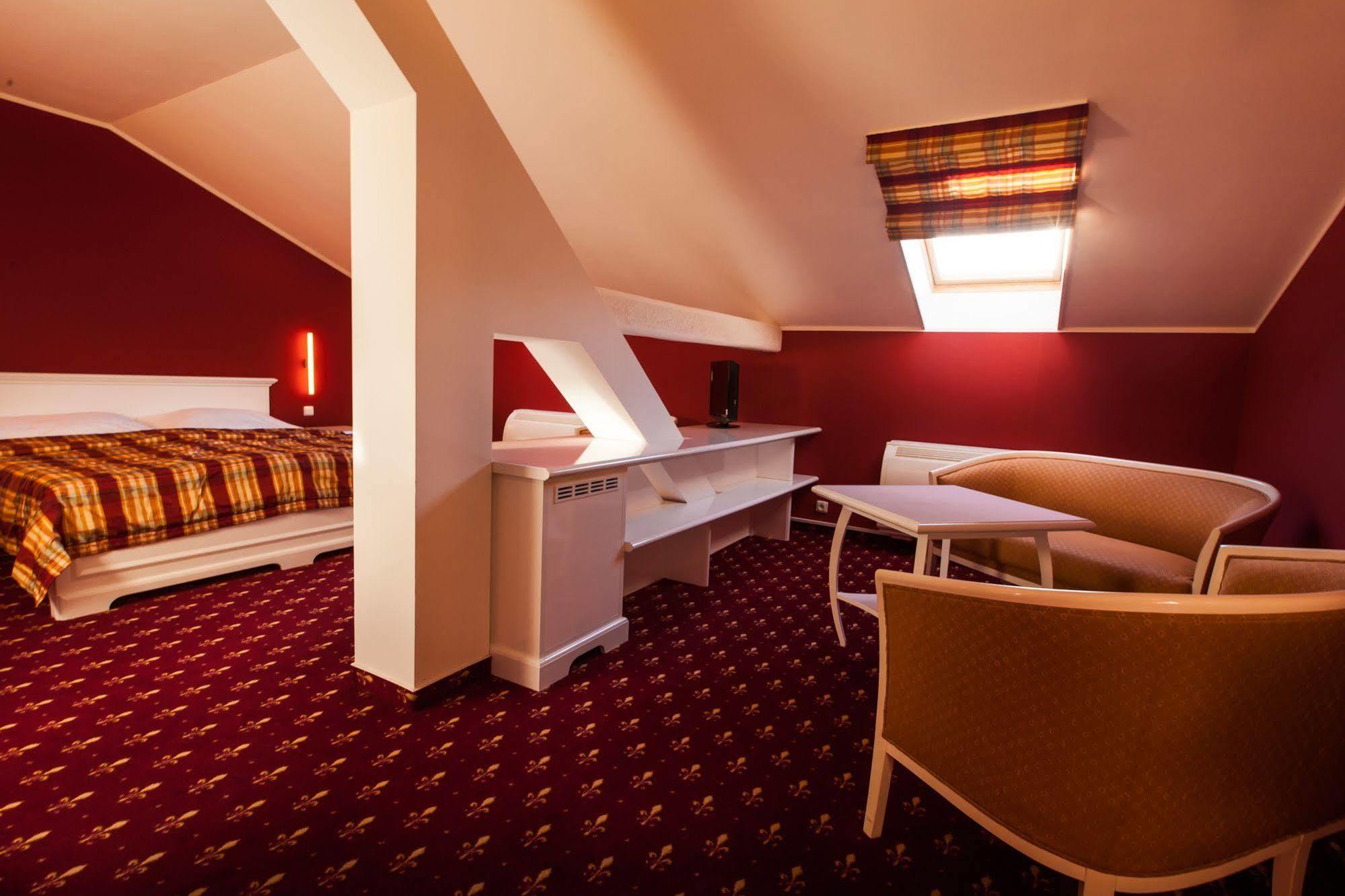 Park Hotel Tartuf Beladice Exteriör bild