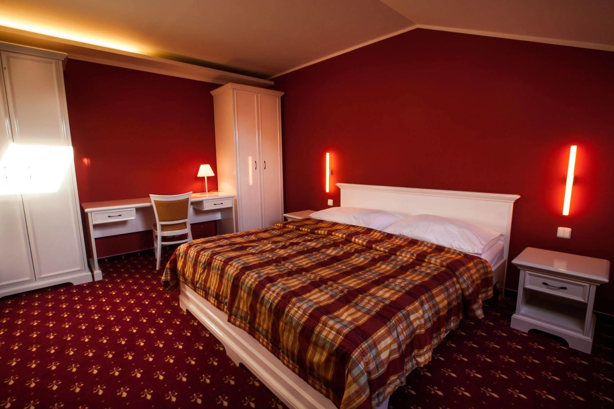 Park Hotel Tartuf Beladice Exteriör bild